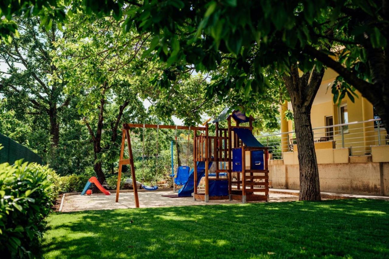 Villa Terra Roca - Imotski, Natural Environment With Complete Peace And Quiet. *